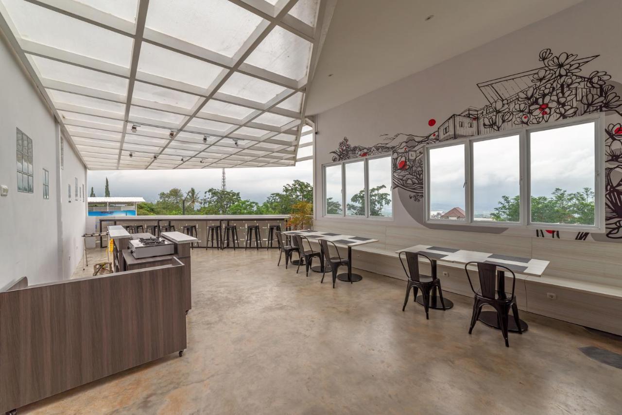 Kontena Hotel Batu  Exterior foto